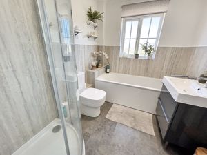 Shower room- click for photo gallery